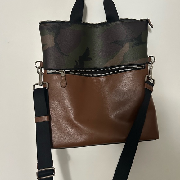 Coach Charles fold over leather bag - Picture 3 of 13